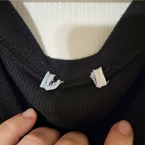 Black long-sleeved oversized crew neck tee - Picture 2 of 4